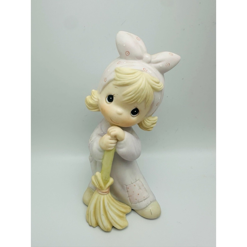 1984 Precious Moments "Isnt He Precious" Figurine Enesco E-5379